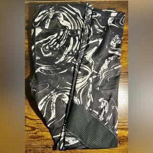 Reebok Black & White Swirl Print Leggings